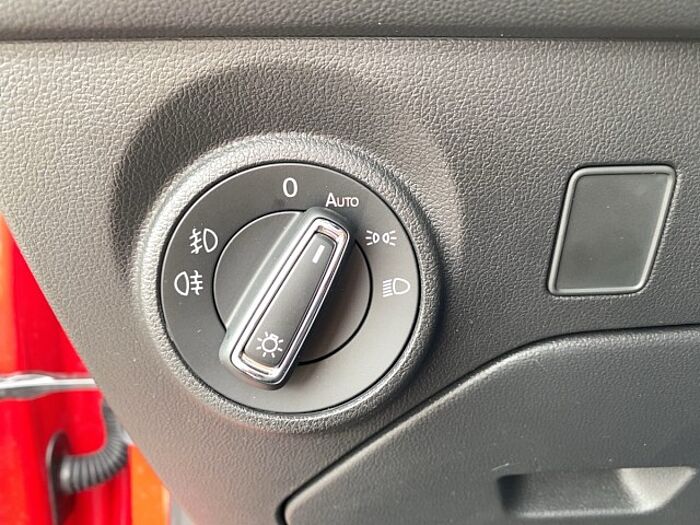 SEAT Leon 1.5 TSI FR OPF *Navi*PDC*SHZ*DAB*Alcantara*