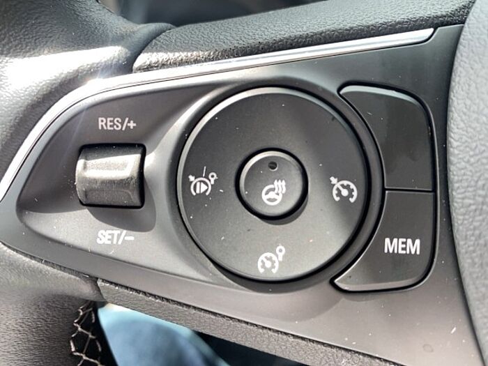 Opel Combo Life 1.5 D Elegance *Navi*Kamera*SHZ*AHK*