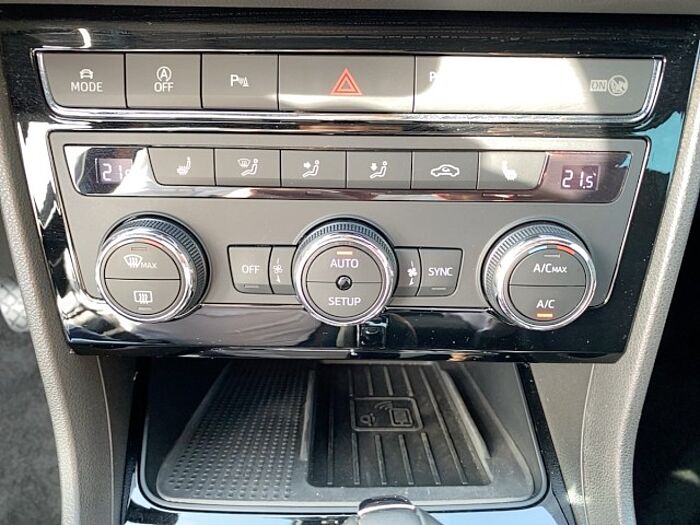 SEAT Leon 1.5 TSI FR *DSG*LED*Navi*ACC*SHZ*Kamera*